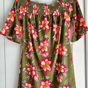 NWT Stella Parker Dress Size Small Off Shoulder Green and Pink Floral